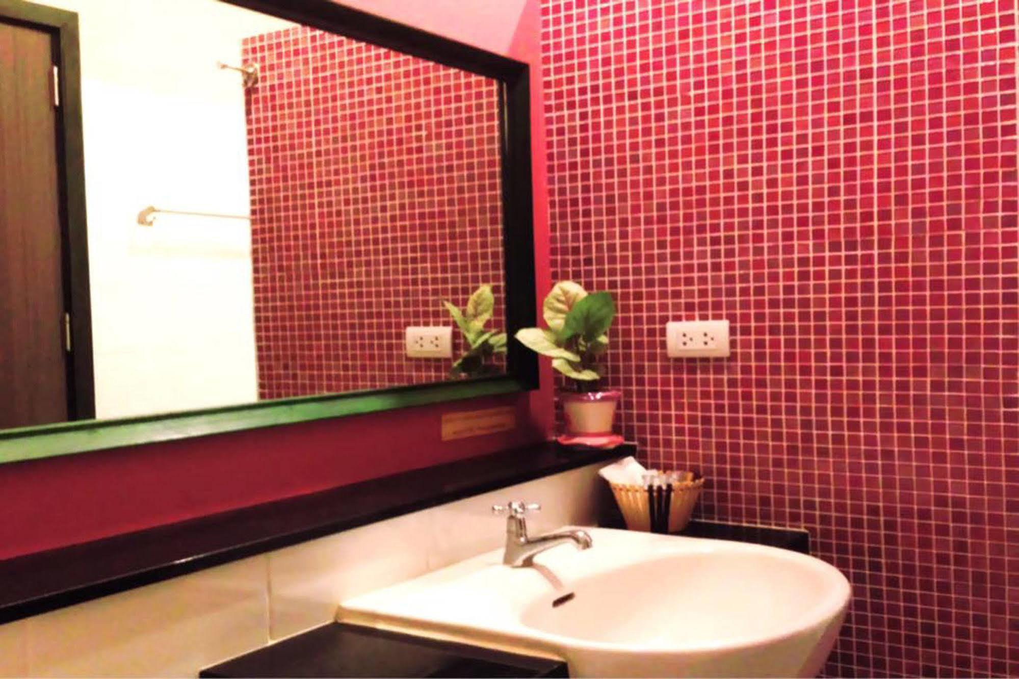 Mulberry House Hotel Pak Thong Chai Exterior foto