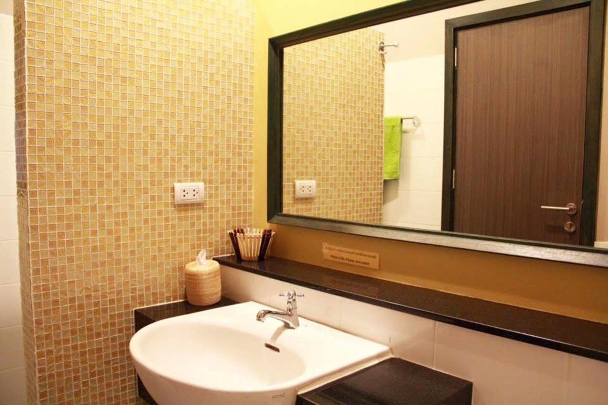 Mulberry House Hotel Pak Thong Chai Exterior foto